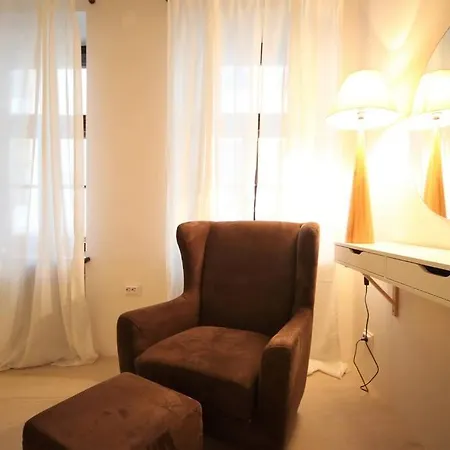 Lovely Two Bedroom In The Old Town * Riga