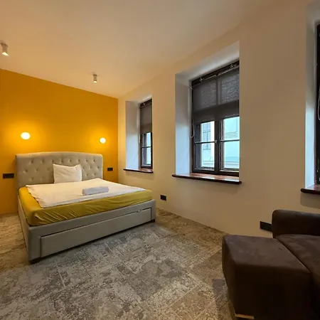 Lovely Two Bedroom In The Old Town * Рига