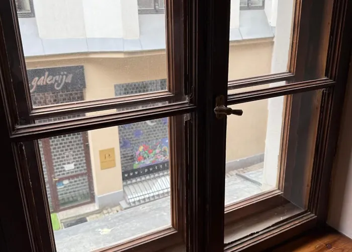 Lovely Two Bedroom In The Old Town Апартаменты *