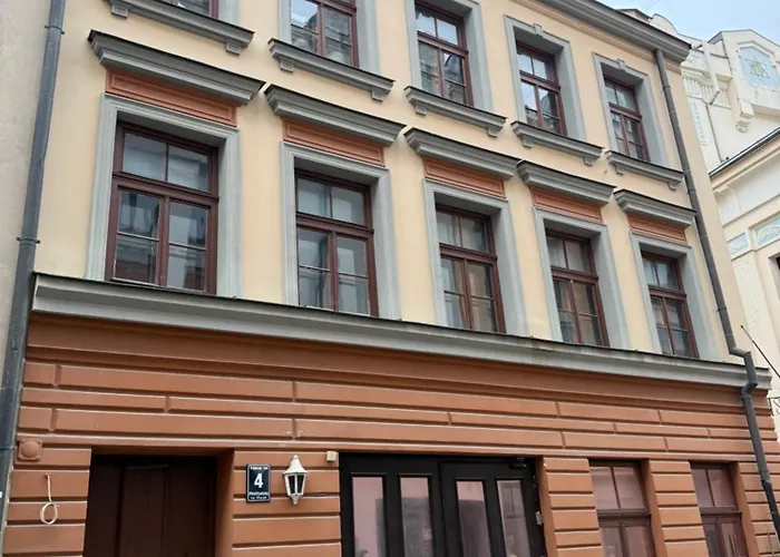 Апартаменты Lovely Two Bedroom In The Old Town *