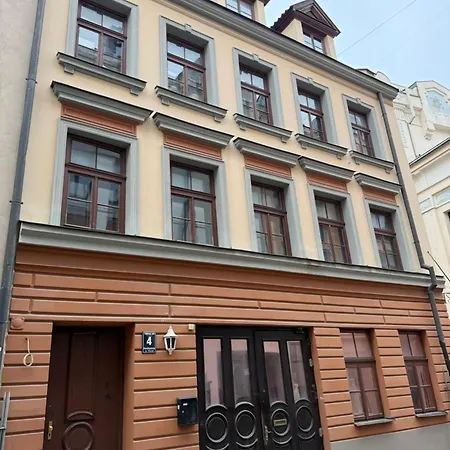 Apartmán Lovely Two Bedroom In The Old Town *