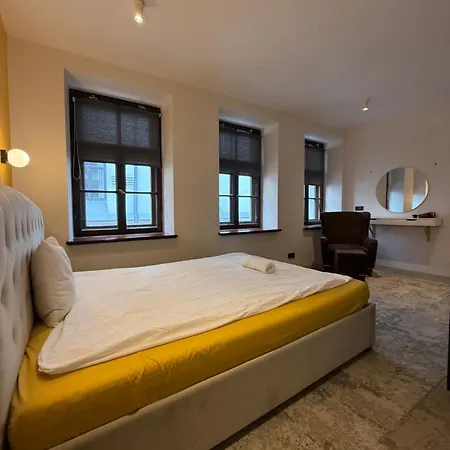 Lovely Two Bedroom In The Old Town